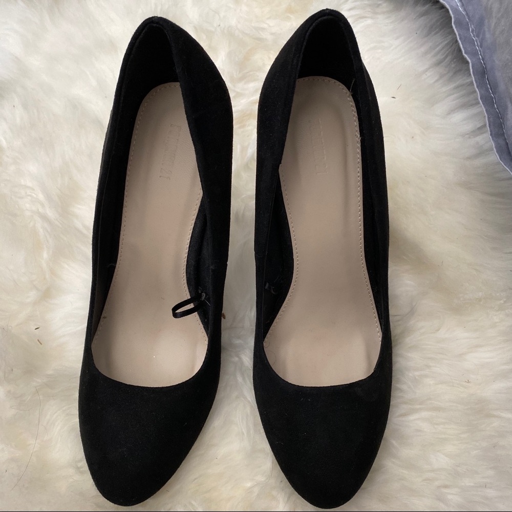 Black Suede Pumps